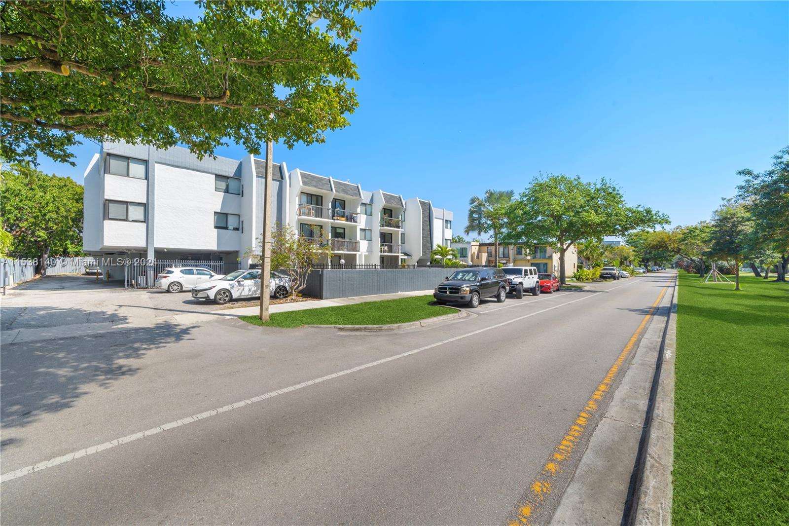 2345 NE 135th St 102, North Miami, Florida 33181, 1 Bedroom Bedrooms, ,1 BathroomBathrooms,Residentiallease,For Rent,2345 NE 135th St 102,A11538140