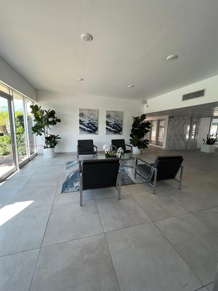 401 Golden Isles Dr 303, Hallandale Beach, Florida 33009, 2 Bedrooms Bedrooms, ,2 BathroomsBathrooms,Residential,For Sale,401 Golden Isles Dr 303,A11540095