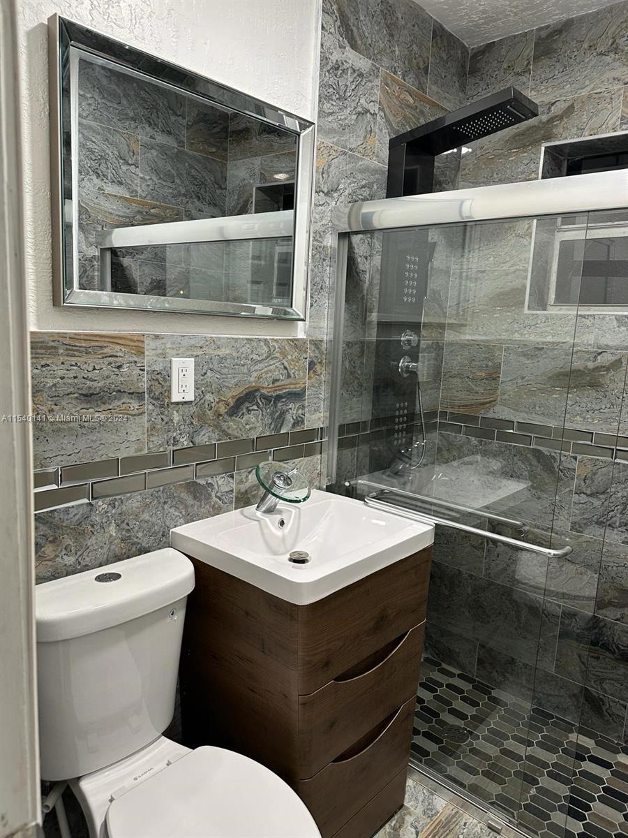 552 NE 161st St, North Miami Beach, Florida 33162, 5 Bedrooms Bedrooms, ,3 BathroomsBathrooms,Residential,For Sale,552 NE 161st St,A11540141