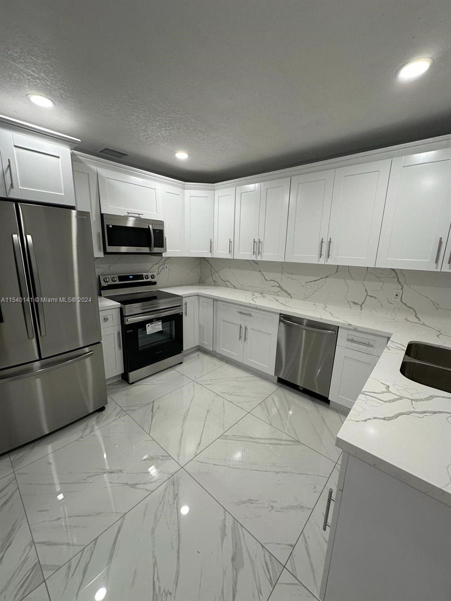 552 NE 161st St, North Miami Beach, Florida 33162, 5 Bedrooms Bedrooms, ,3 BathroomsBathrooms,Residential,For Sale,552 NE 161st St,A11540141