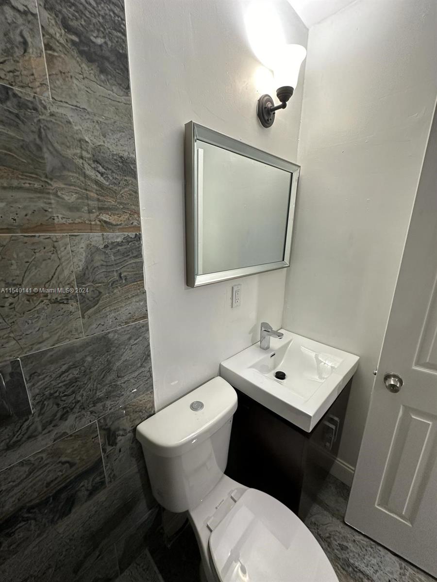 552 NE 161st St, North Miami Beach, Florida 33162, 5 Bedrooms Bedrooms, ,3 BathroomsBathrooms,Residential,For Sale,552 NE 161st St,A11540141