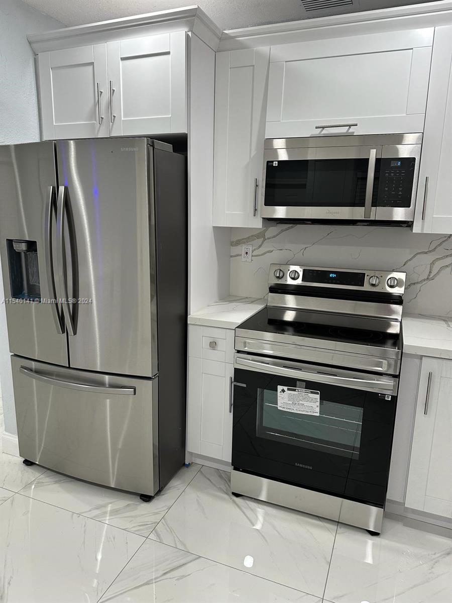 552 NE 161st St, North Miami Beach, Florida 33162, 5 Bedrooms Bedrooms, ,3 BathroomsBathrooms,Residential,For Sale,552 NE 161st St,A11540141