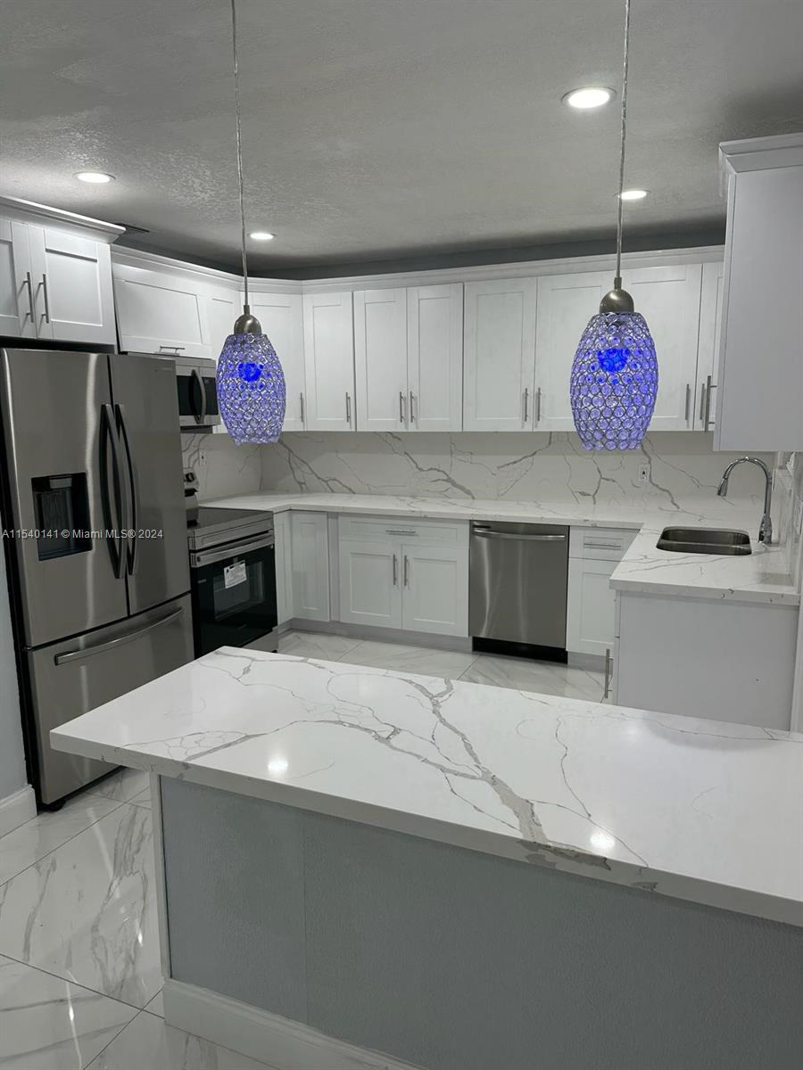 552 NE 161st St, North Miami Beach, Florida 33162, 5 Bedrooms Bedrooms, ,3 BathroomsBathrooms,Residential,For Sale,552 NE 161st St,A11540141