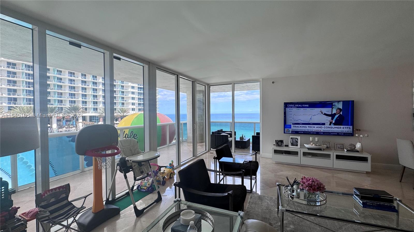 1800 S Ocean Dr 1510, Hallandale Beach, Florida 33009, 2 Bedrooms Bedrooms, ,2 BathroomsBathrooms,Residential,For Sale,1800 S Ocean Dr 1510,A11540185