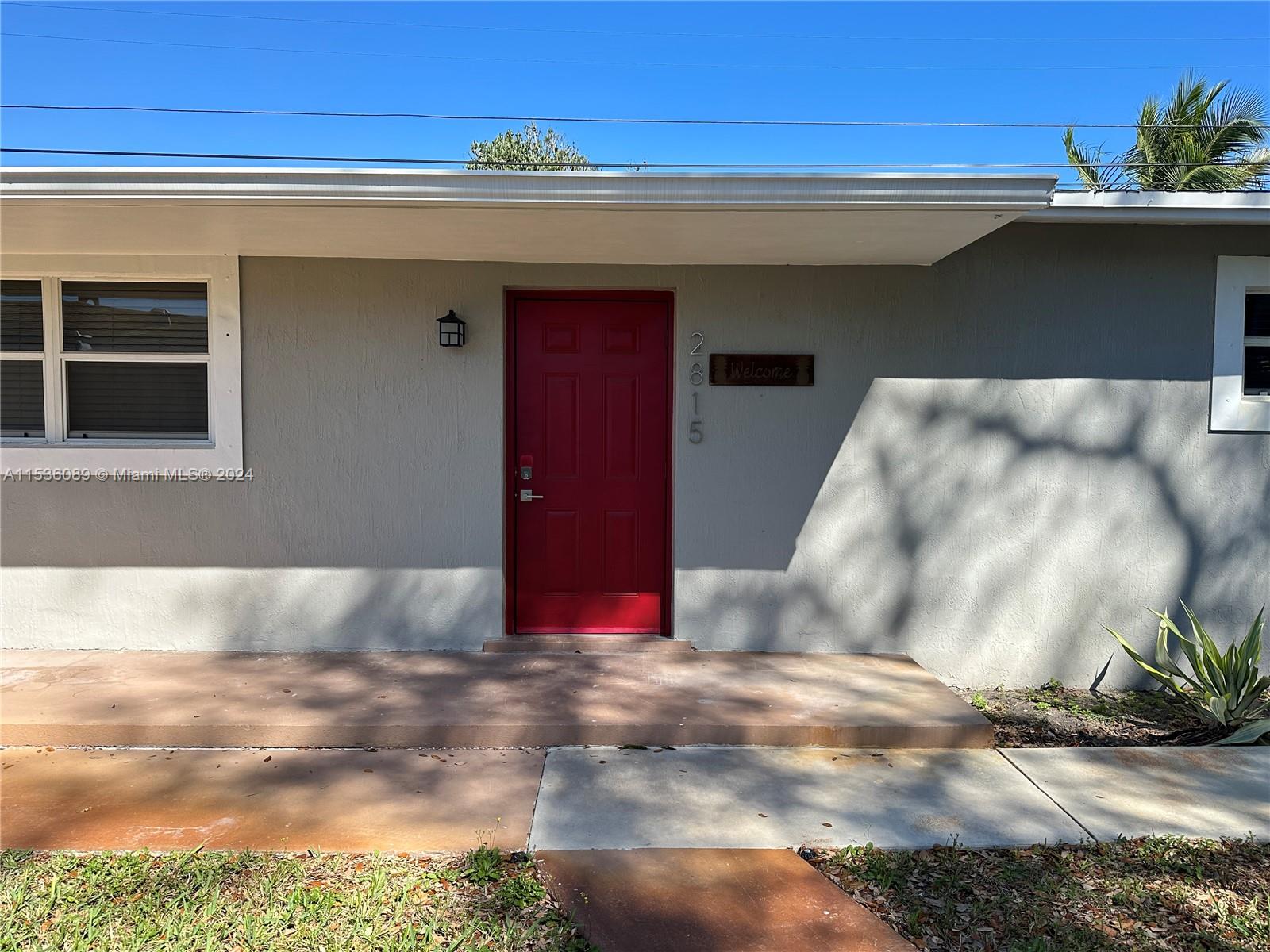 Convenient and centrally located, this spacious 1 bedroom offers comfort and accessibility in a well-maintained multi-family home. Minutes from hospitals and highways. Don't miss out on making this your home sweet home! No HOA!