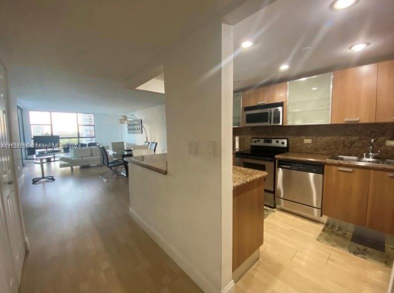 20505 E Country Club Dr 738, Aventura, Florida 33180, 2 Bedrooms Bedrooms, ,2 BathroomsBathrooms,Residentiallease,For Rent,20505 E Country Club Dr 738,A11538895