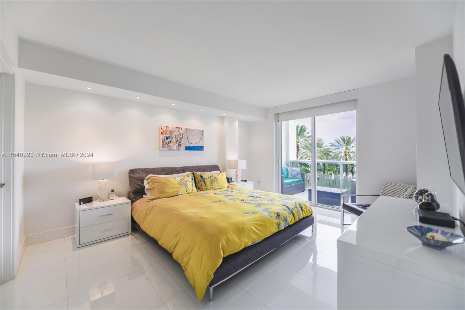 10275 Collins Ave 326, Bal Harbour, Florida 33154, 1 Bedroom Bedrooms, ,1 BathroomBathrooms,Residentiallease,For Rent,10275 Collins Ave 326,A11540223