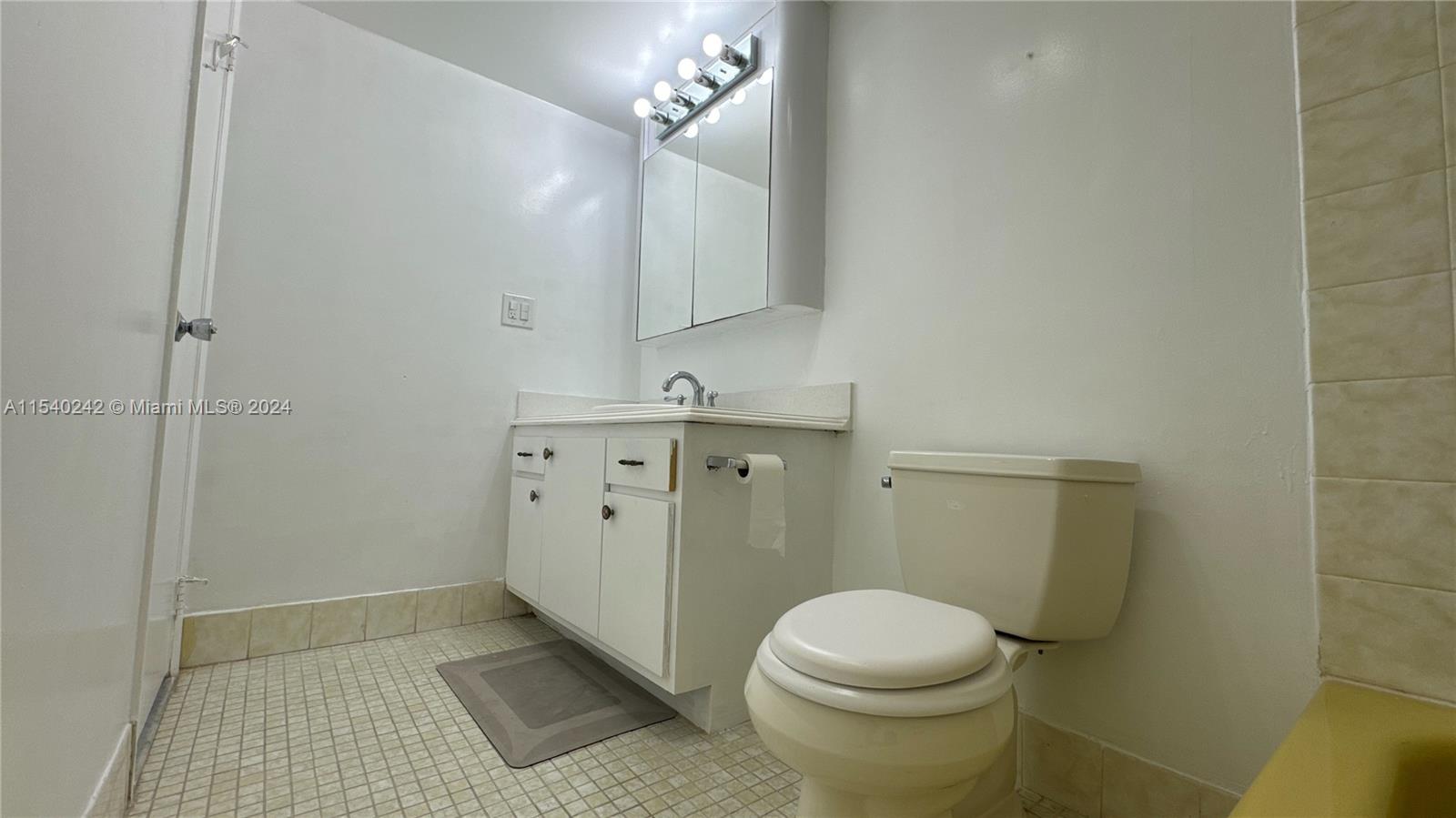 2780 183rd St, Aventura, FL, 33160 United States, 2 Bedrooms Bedrooms, ,2 BathroomsBathrooms,Residential,For Sale,183rd St,A11540242