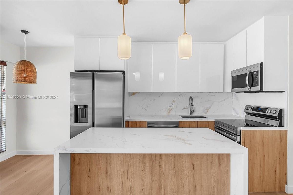 2716 30th Pl, Fort Lauderdale, FL, 33306 United States, 1 Bedroom Bedrooms, ,1 BathroomBathrooms,Residential,For Sale,30th Pl,A11540220