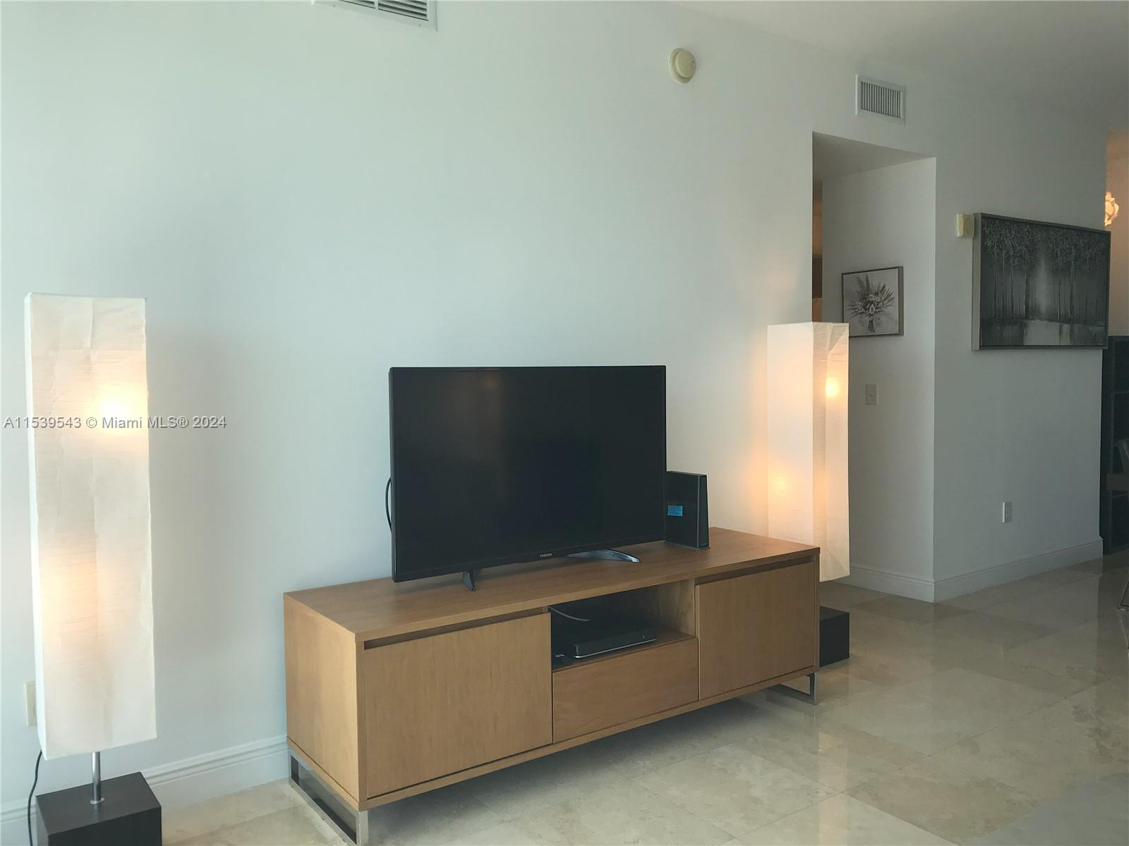 3131 NE 188th St 1-910, Aventura, Florida 33180, 2 Bedrooms Bedrooms, ,2 BathroomsBathrooms,Residentiallease,For Rent,3131 NE 188th St 1-910,A11539543