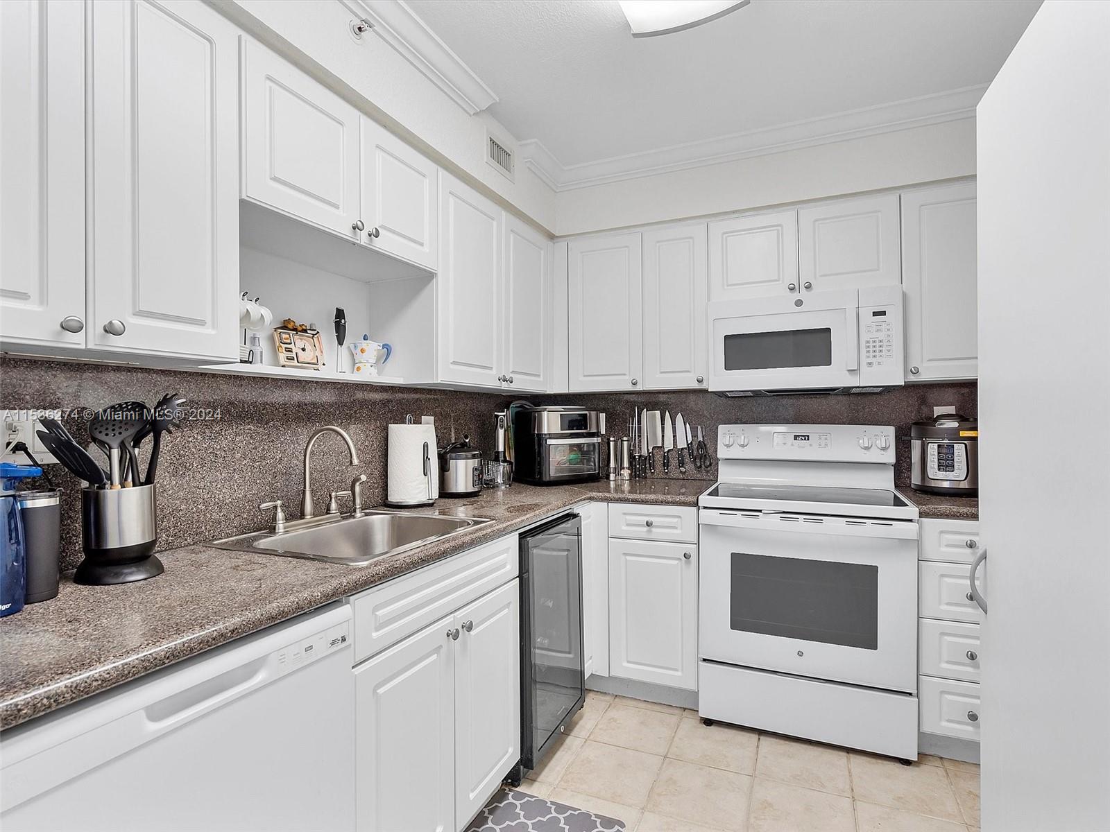 2501 S Ocean Dr 1108, Hollywood, Florida 33019, 1 Bedroom Bedrooms, ,1 BathroomBathrooms,Residential,For Sale,2501 S Ocean Dr 1108,A11536274