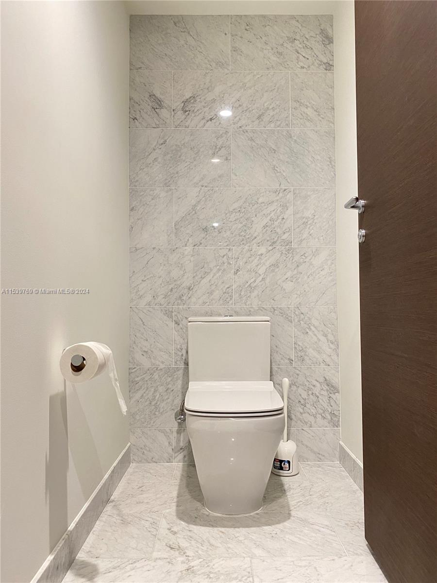 1000 Brickell Plaza 3807, Miami, Florida 33131, 1 Bedroom Bedrooms, ,2 BathroomsBathrooms,Residentiallease,For Rent,1000 Brickell Plaza 3807,A11539769