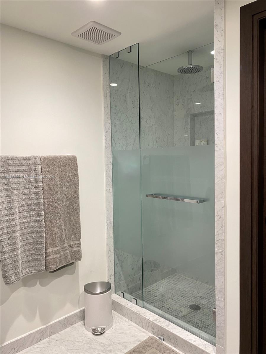 1000 Brickell Plaza 3807, Miami, Florida 33131, 1 Bedroom Bedrooms, ,2 BathroomsBathrooms,Residentiallease,For Rent,1000 Brickell Plaza 3807,A11539769