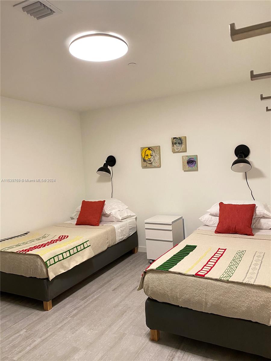 1000 Brickell Plaza 3807, Miami, Florida 33131, 1 Bedroom Bedrooms, ,2 BathroomsBathrooms,Residentiallease,For Rent,1000 Brickell Plaza 3807,A11539769