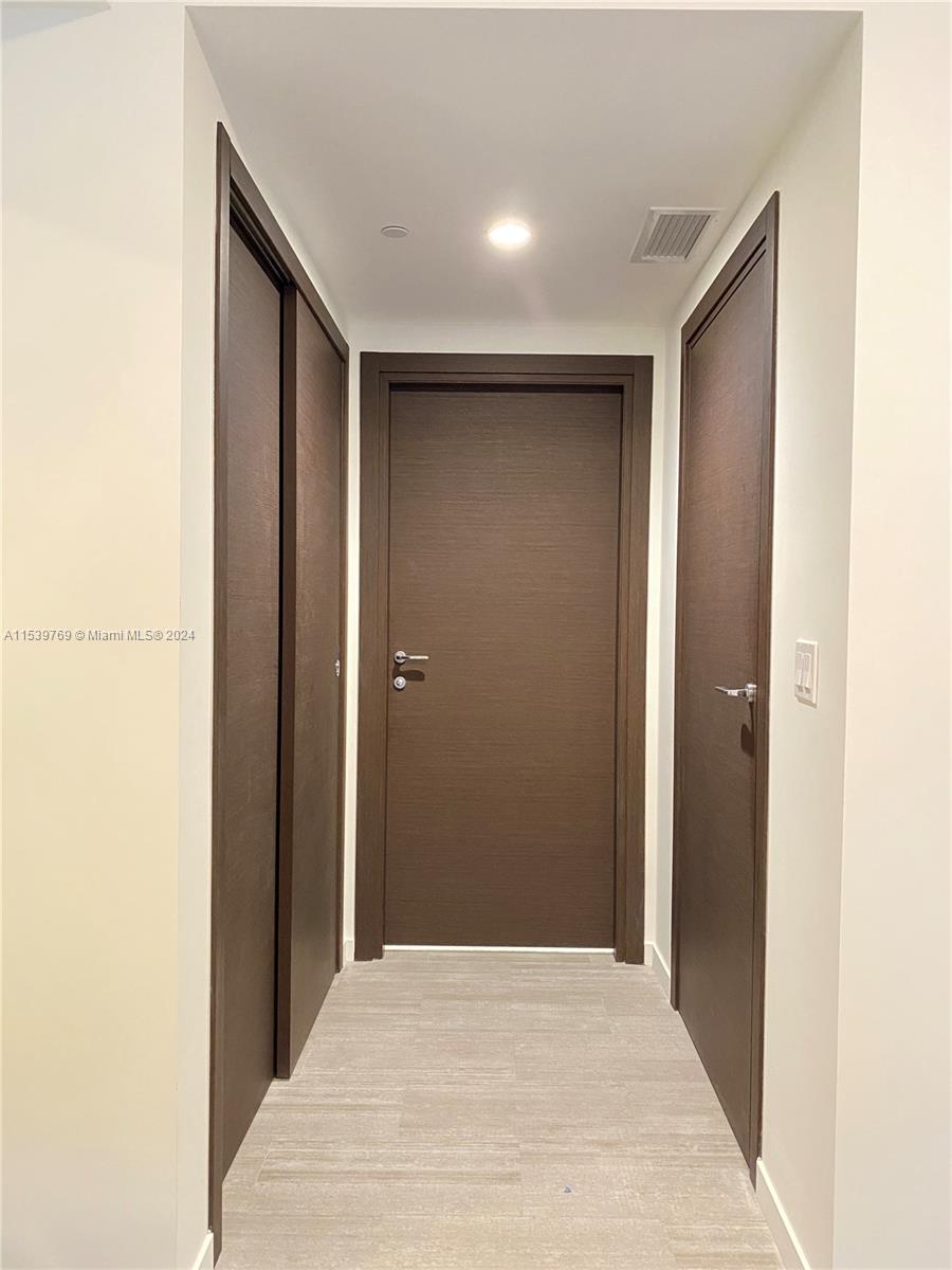 1000 Brickell Plaza 3807, Miami, Florida 33131, 1 Bedroom Bedrooms, ,2 BathroomsBathrooms,Residentiallease,For Rent,1000 Brickell Plaza 3807,A11539769