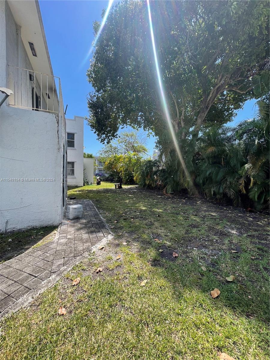 570 NE 63rd St 4, Miami, Florida 33138, 2 Bedrooms Bedrooms, ,1 BathroomBathrooms,Residentiallease,For Rent,570 NE 63rd St 4,A11540104