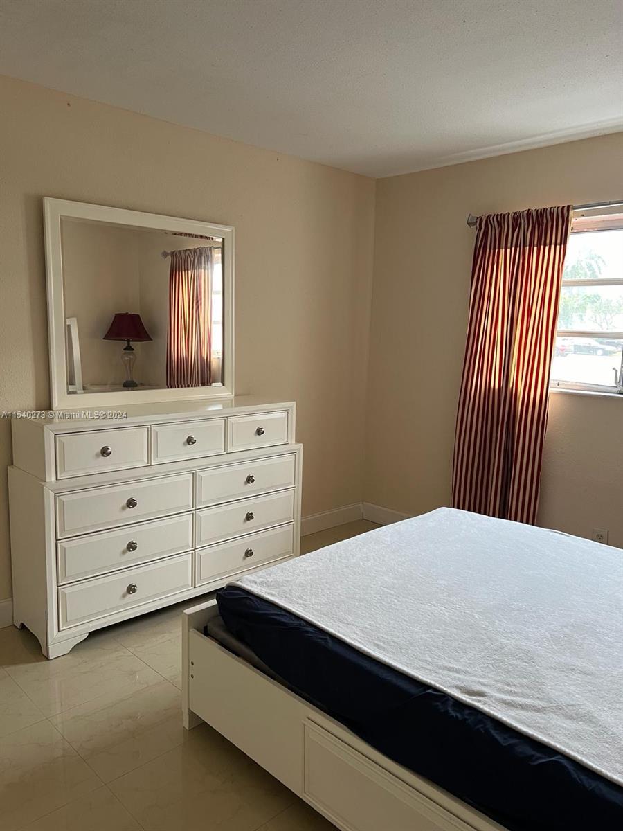 1000 NE 12th Ave 108, Hallandale Beach, Florida 33009, 2 Bedrooms Bedrooms, ,2 BathroomsBathrooms,Residential,For Sale,1000 NE 12th Ave 108,A11540273