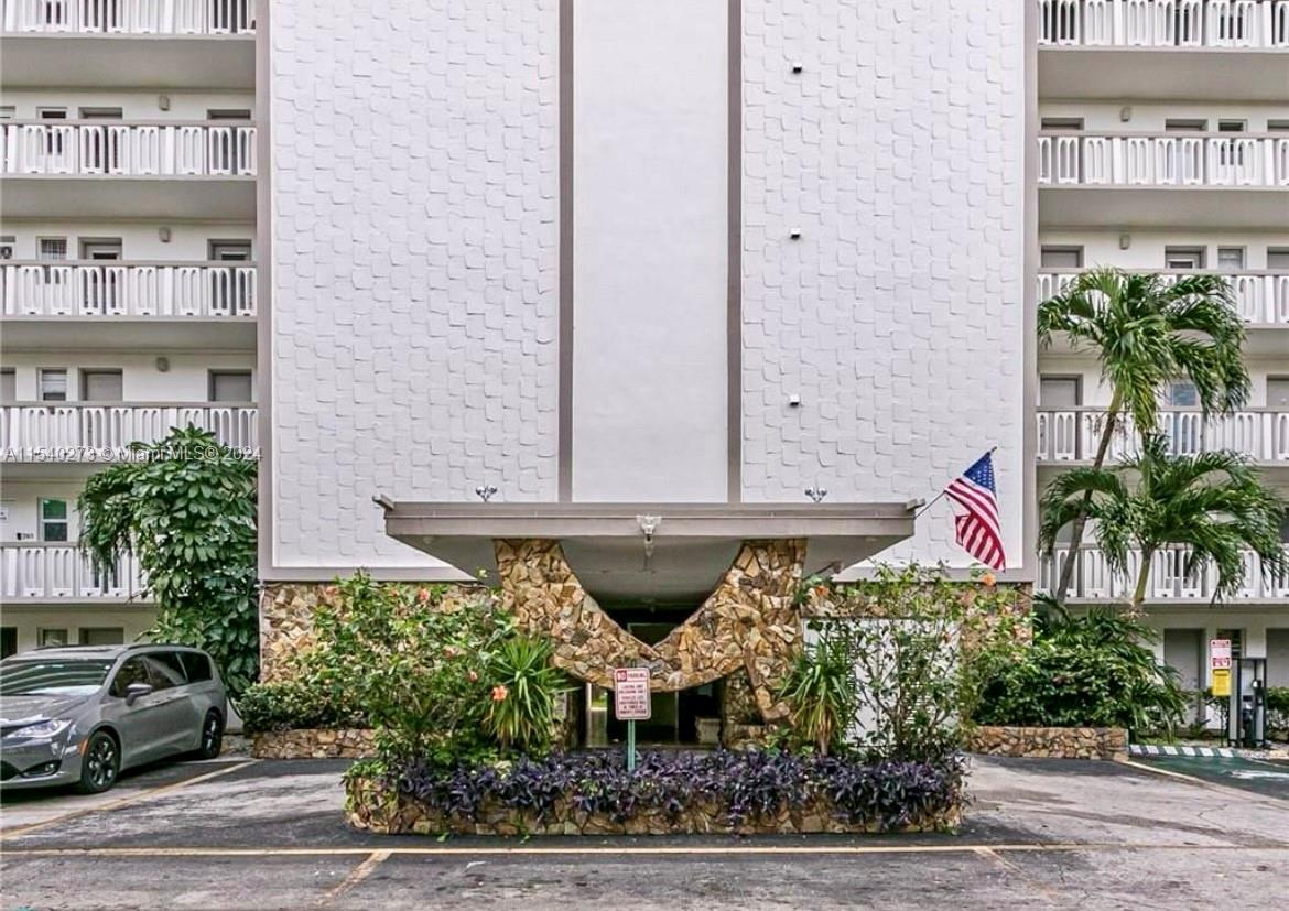 1000 NE 12th Ave 108, Hallandale Beach, Florida 33009, 2 Bedrooms Bedrooms, ,2 BathroomsBathrooms,Residential,For Sale,1000 NE 12th Ave 108,A11540273