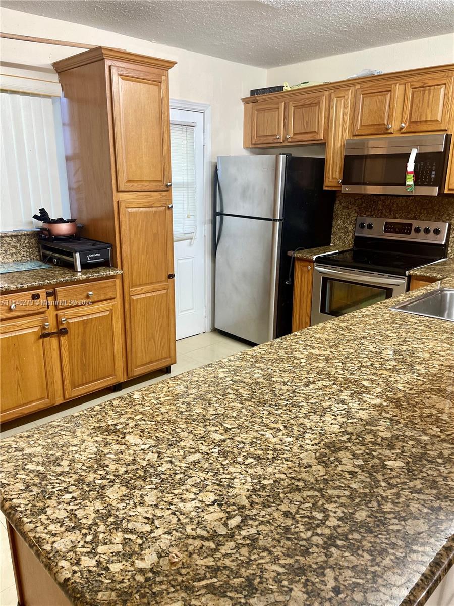 1000 NE 12th Ave 108, Hallandale Beach, Florida 33009, 2 Bedrooms Bedrooms, ,2 BathroomsBathrooms,Residential,For Sale,1000 NE 12th Ave 108,A11540273