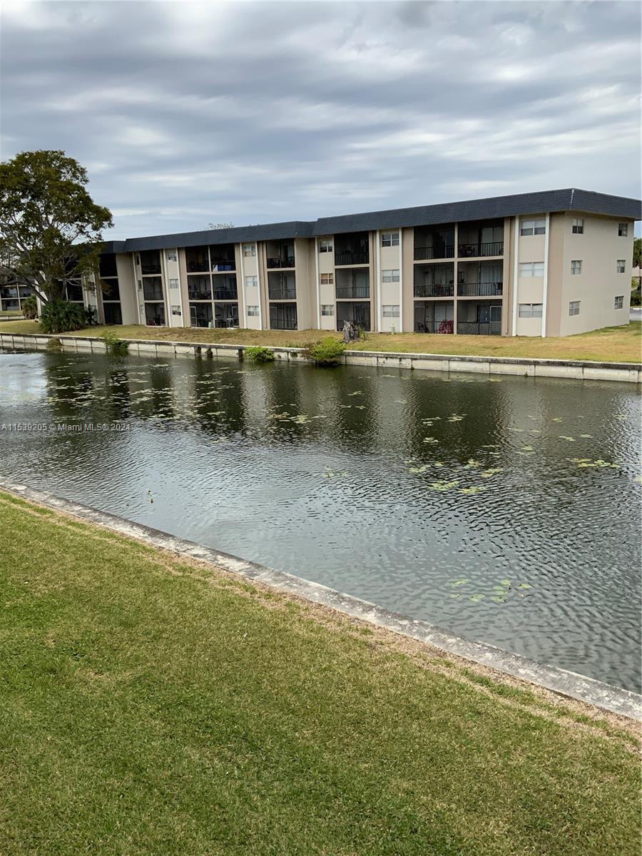 7925 S Colony Cir S 210, Tamarac, Florida 33321, 2 Bedrooms Bedrooms, ,2 BathroomsBathrooms,Residentiallease,For Rent,7925 S Colony Cir S 210,A11539205