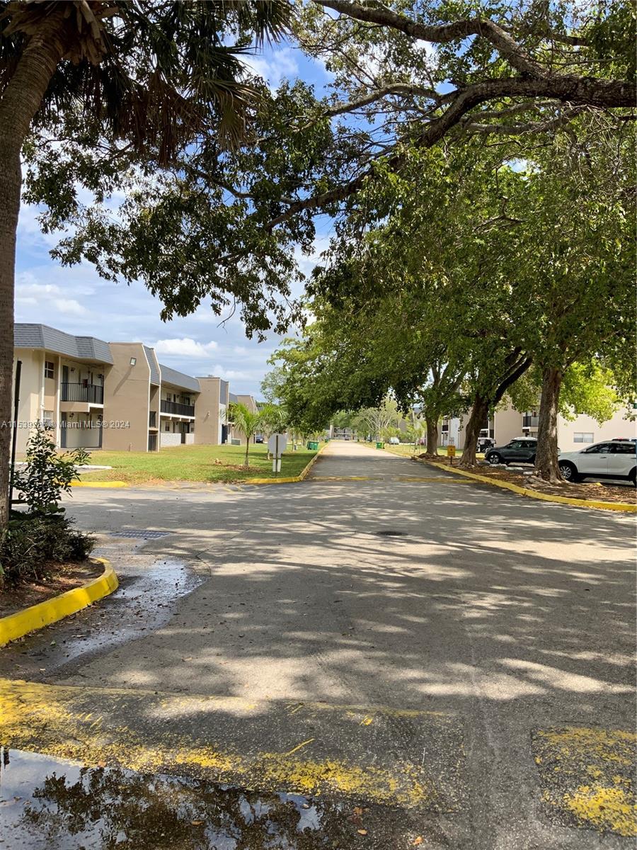 7925 S Colony Cir S 210, Tamarac, Florida 33321, 2 Bedrooms Bedrooms, ,2 BathroomsBathrooms,Residentiallease,For Rent,7925 S Colony Cir S 210,A11539205