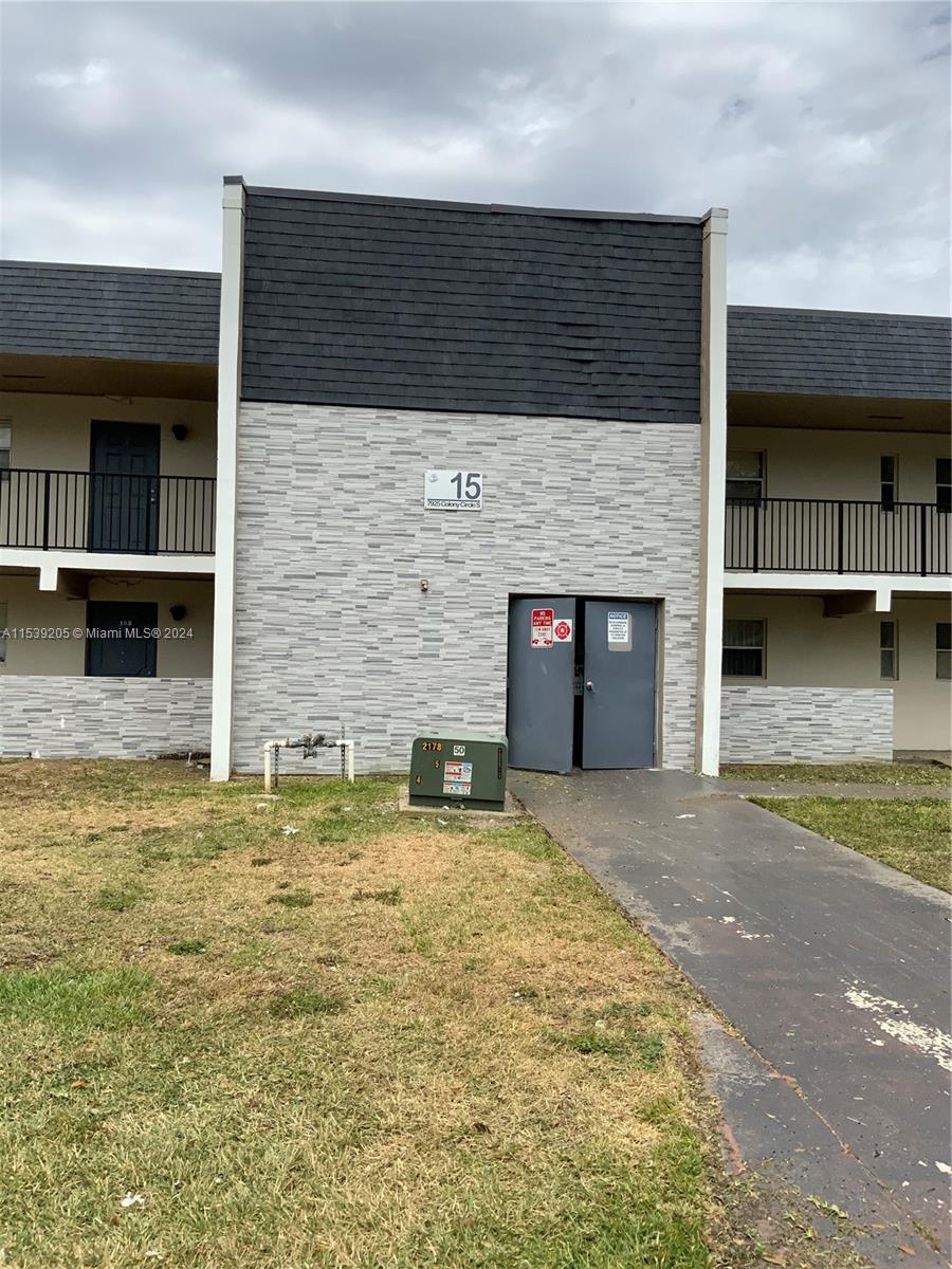 7925 S Colony Cir S 210, Tamarac, Florida 33321, 2 Bedrooms Bedrooms, ,2 BathroomsBathrooms,Residentiallease,For Rent,7925 S Colony Cir S 210,A11539205