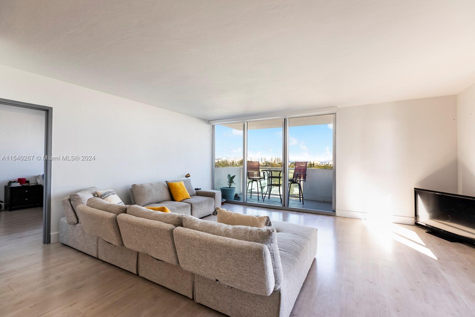 1200 West Ave 907, Miami Beach, Florida 33139, 1 Bedroom Bedrooms, ,1 BathroomBathrooms,Residential,For Sale,1200 West Ave 907,A11540267