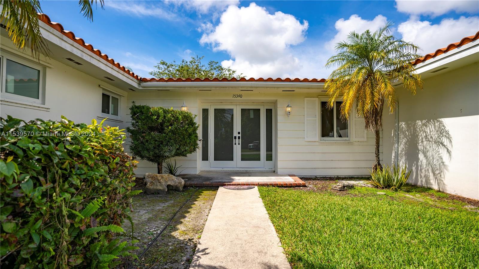 15340 SW 85th Ave  For Sale A11539570, FL