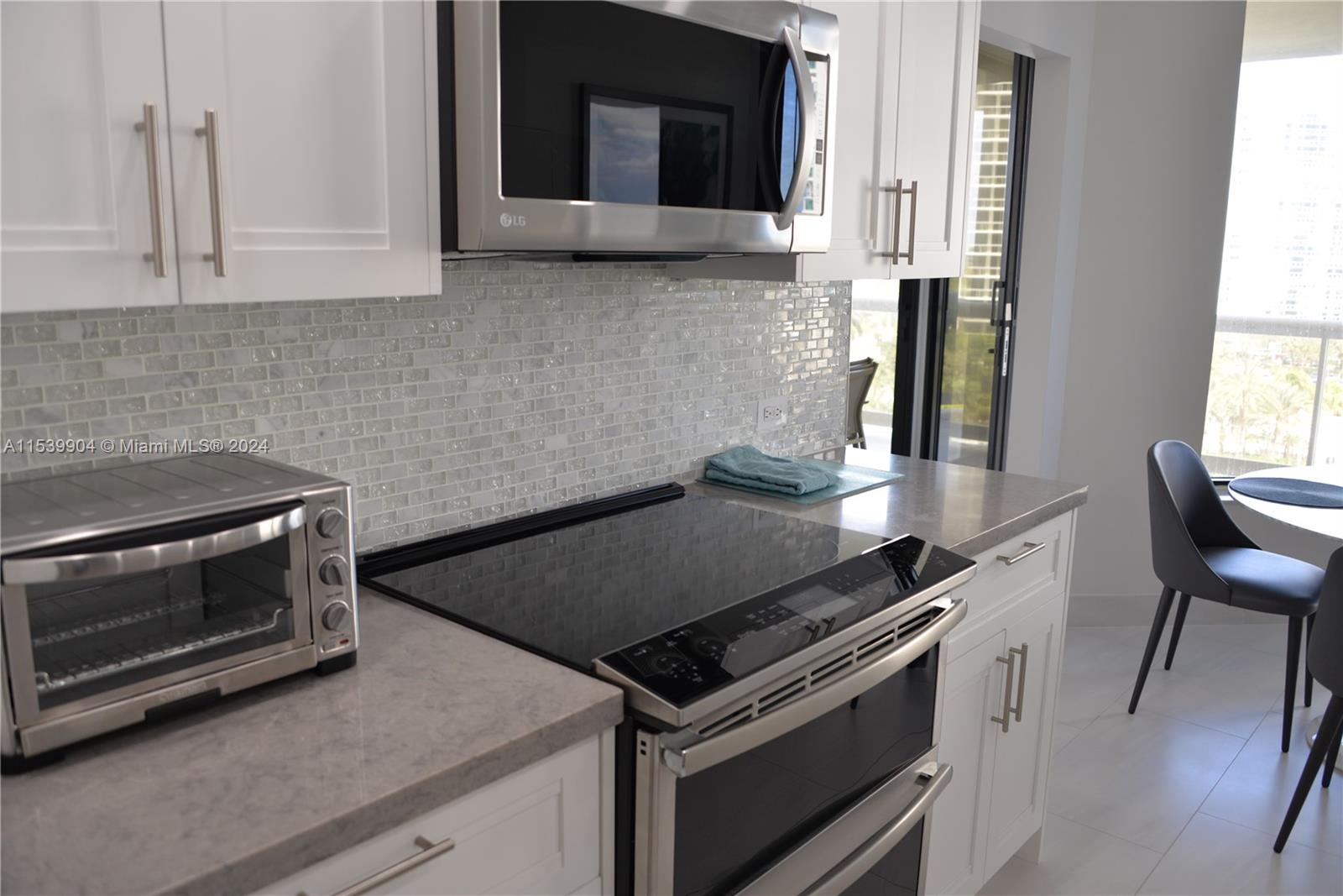 Marble counter tops.