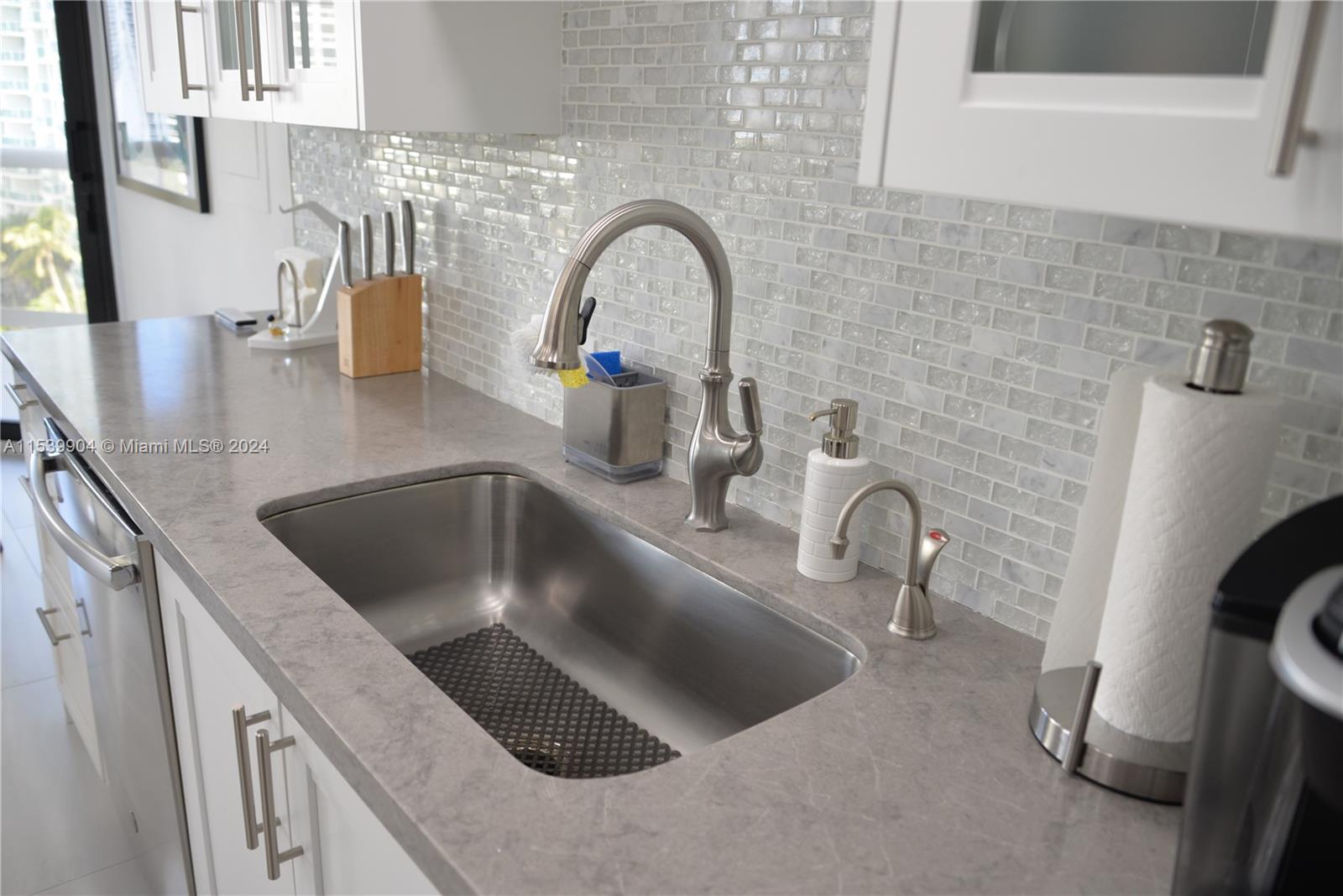 Aventura, FL, 33180 United States, 2 Bedrooms Bedrooms, ,2 BathroomsBathrooms,Residential,For Sale,A11539904