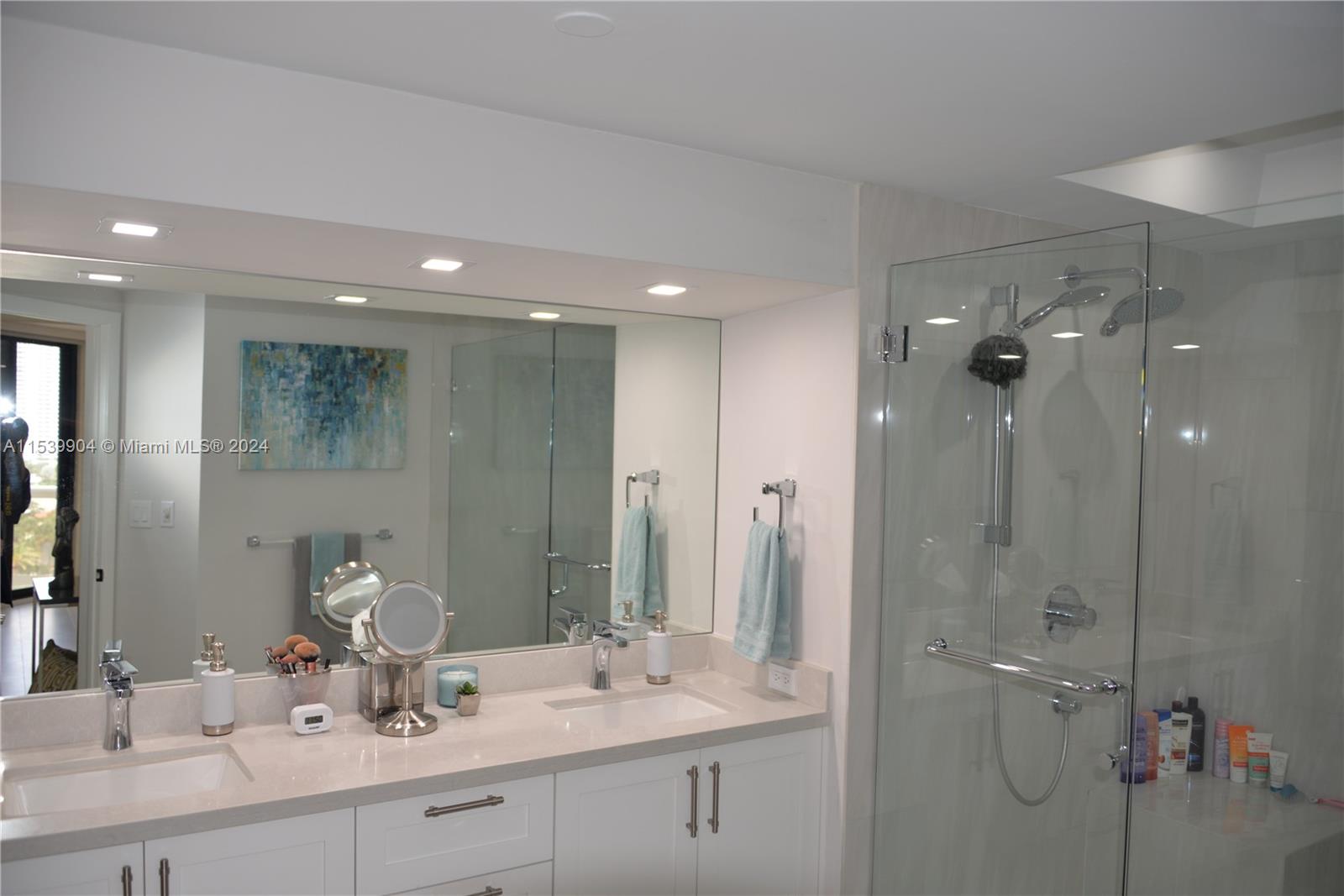 Master bathroom.