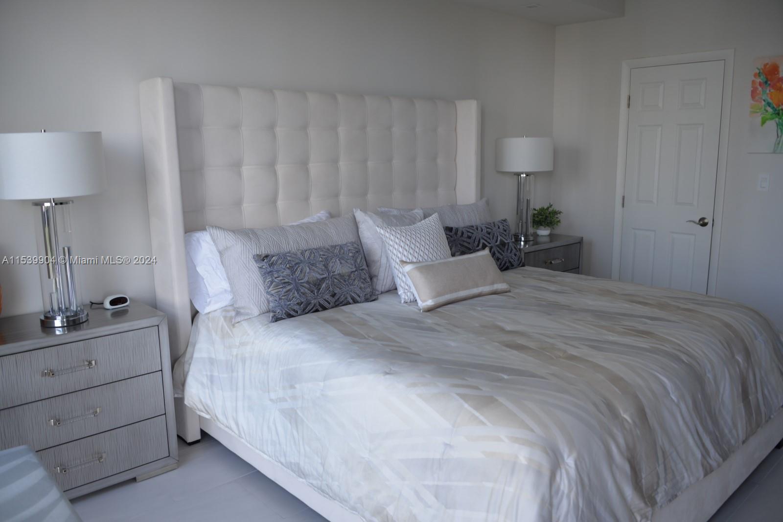 Second bedroom.