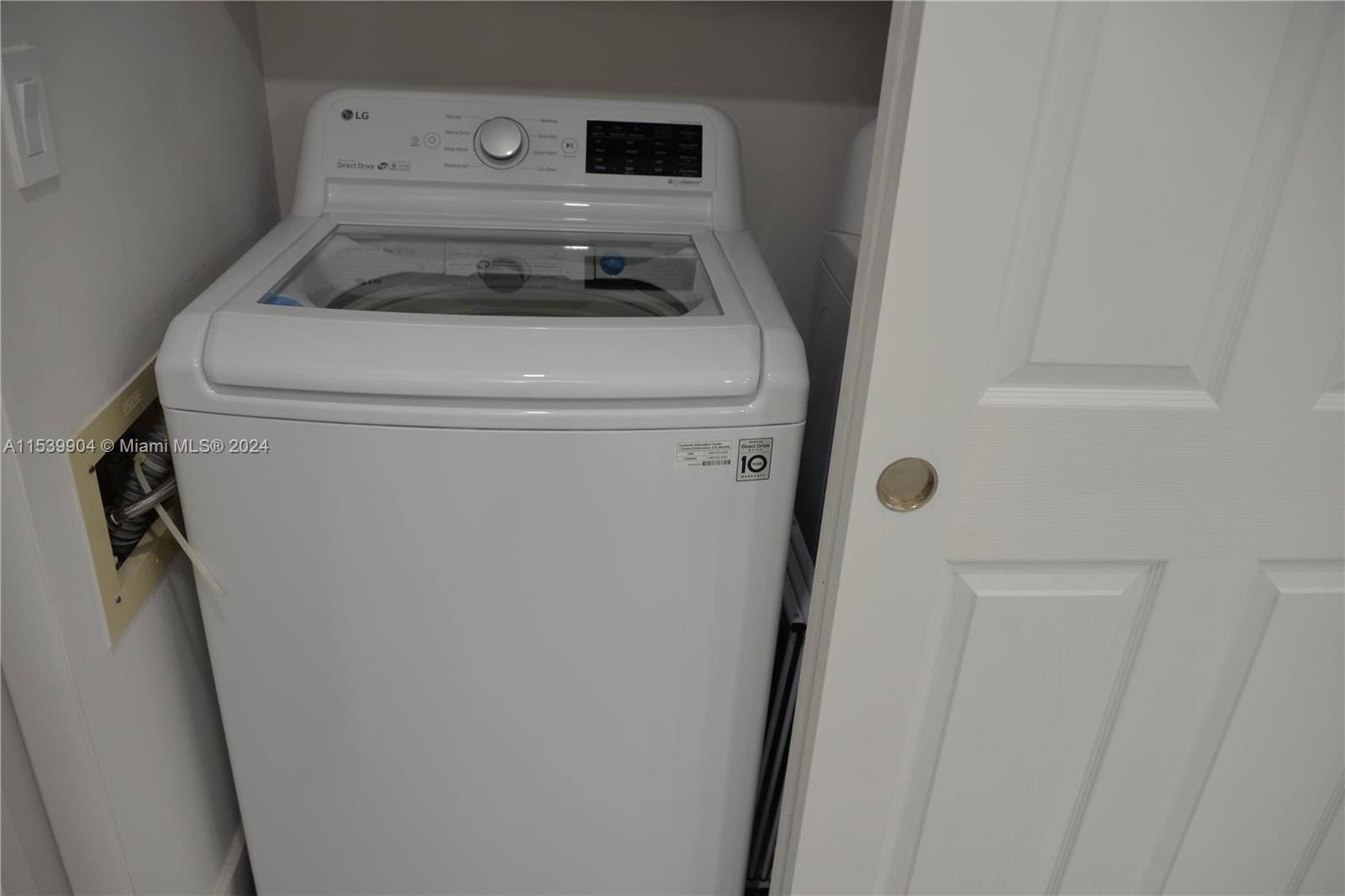 Aventura, Florida 33180, 2 Bedrooms Bedrooms, ,2 BathroomsBathrooms,Residential,For Sale,A11539904