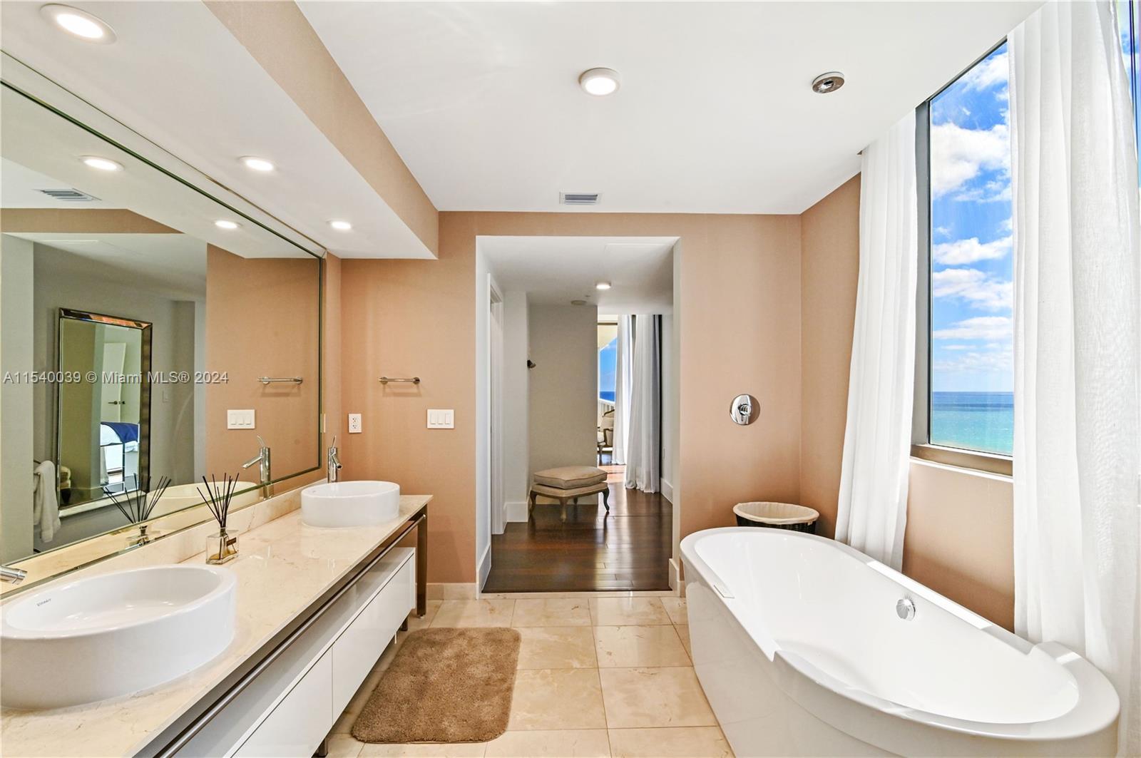 16275 Collins Ave, Sunny Isles Beach, FL, 33160 United States, 3 Bedrooms Bedrooms, ,3 BathroomsBathrooms,Residential,For Sale,Collins Ave,A11540039