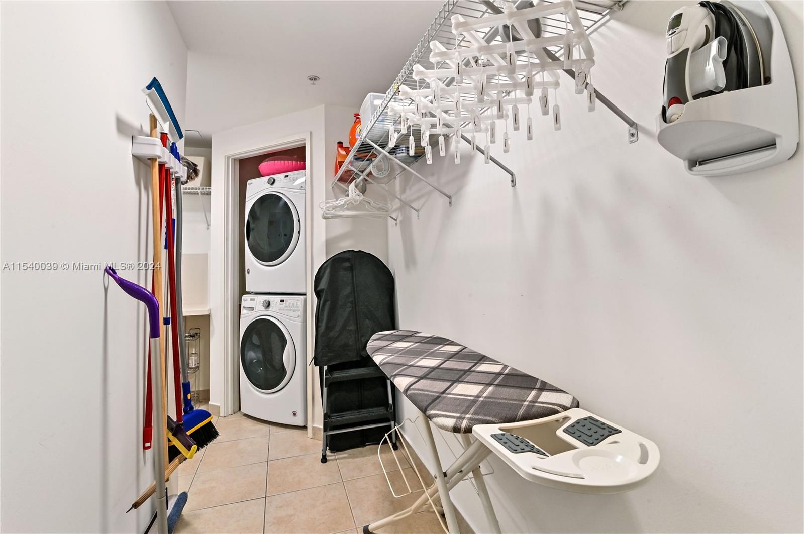 16275 Collins Ave, Sunny Isles Beach, FL, 33160 United States, 3 Bedrooms Bedrooms, ,3 BathroomsBathrooms,Residential,For Sale,Collins Ave,A11540039
