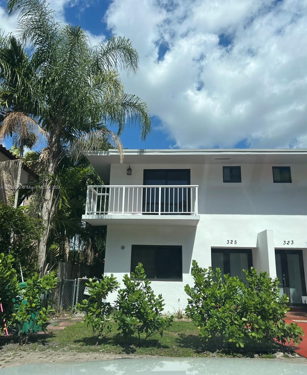 325 MENORES AVE, Coral Gables, Florida 33134, 3 Bedrooms Bedrooms, ,2 BathroomsBathrooms,Residentiallease,For Rent,325 MENORES AVE,A11524372