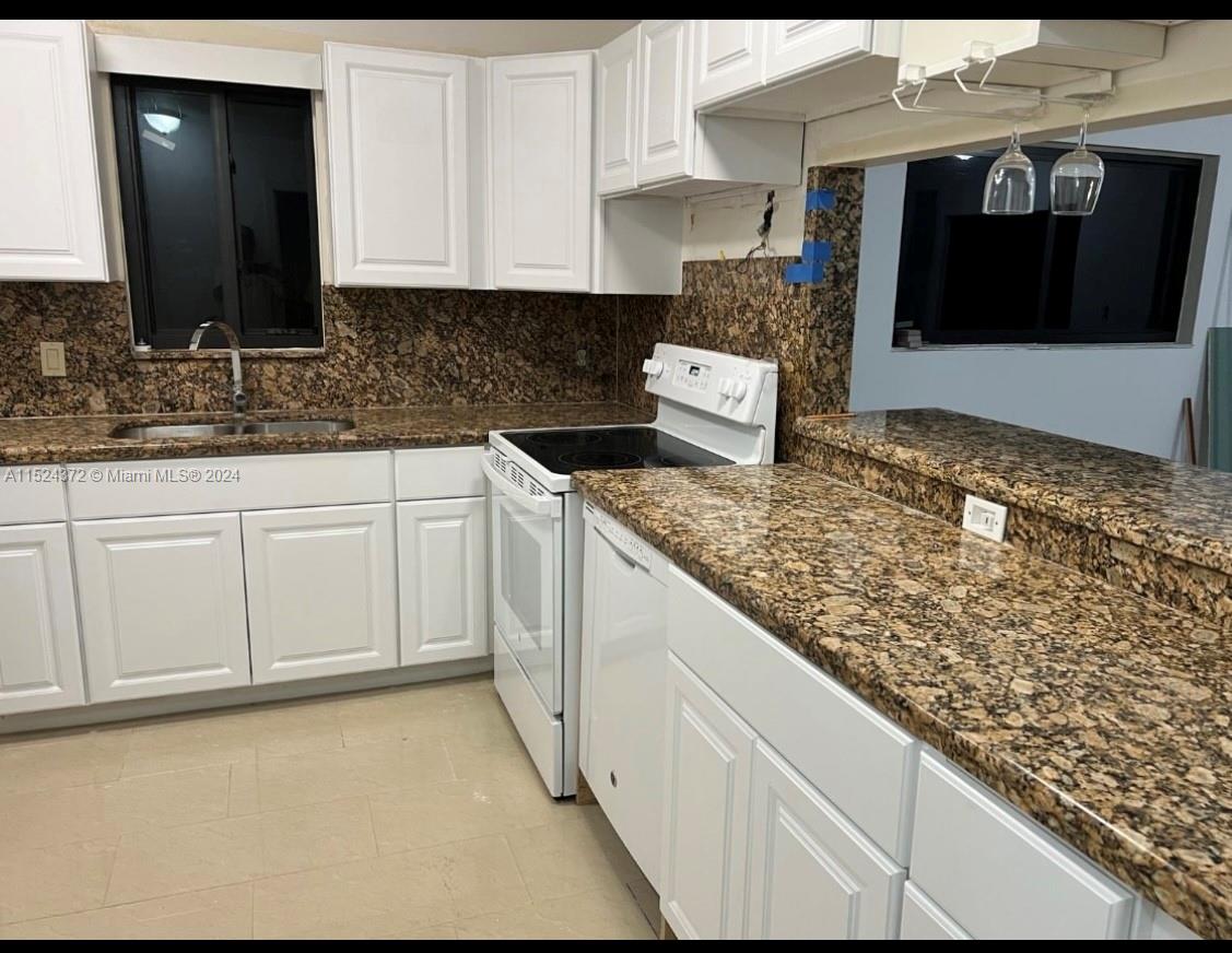 325 MENORES AVE, Coral Gables, Florida 33134, 3 Bedrooms Bedrooms, ,2 BathroomsBathrooms,Residentiallease,For Rent,325 MENORES AVE,A11524372