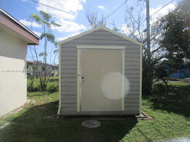 1771 25th Ter, Fort Lauderdale, FL, 33311 United States, 5 Bedrooms Bedrooms, ,2 BathroomsBathrooms,Residential,For Sale,25th Ter,A11540154