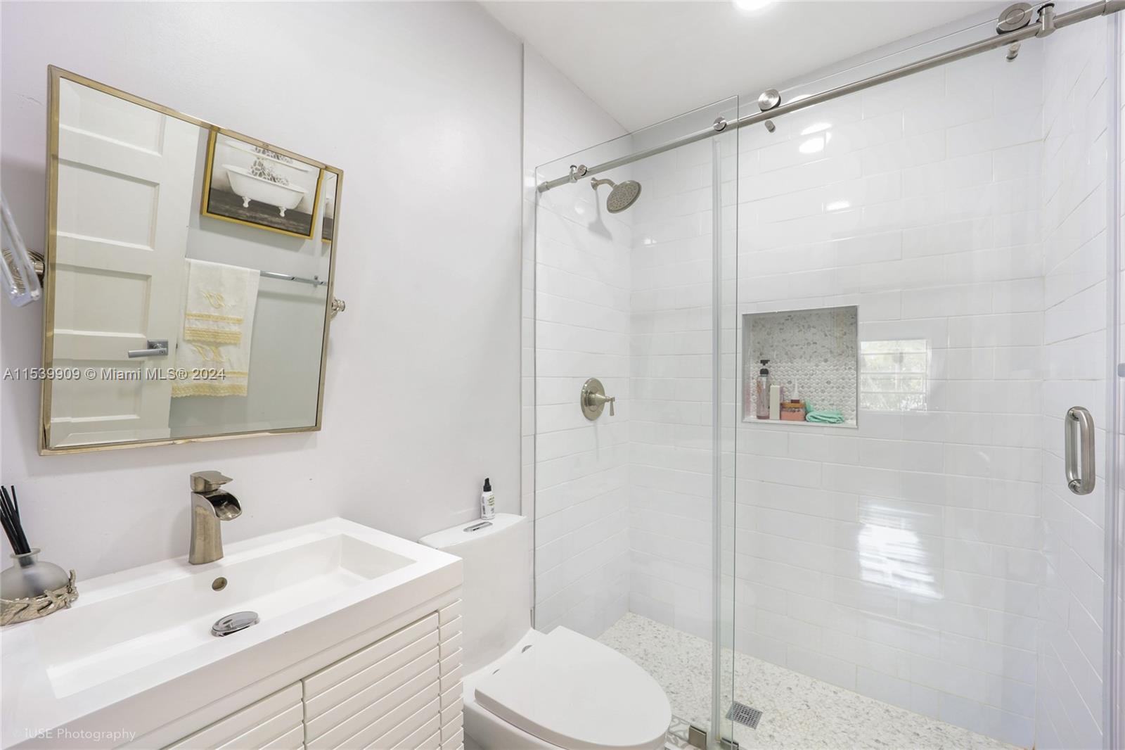 47 Fonseca Ave, Coral Gables, Florida 33134, 3 Bedrooms Bedrooms, ,2 BathroomsBathrooms,Residential,For Sale,47 Fonseca Ave,A11539909