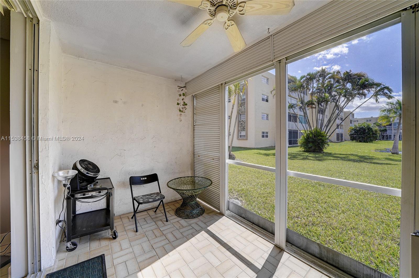 206 SE 10th St 105, Dania Beach, Florida 33004, 1 Bedroom Bedrooms, ,1 BathroomBathrooms,Residential,For Sale,206 SE 10th St 105,A11538458