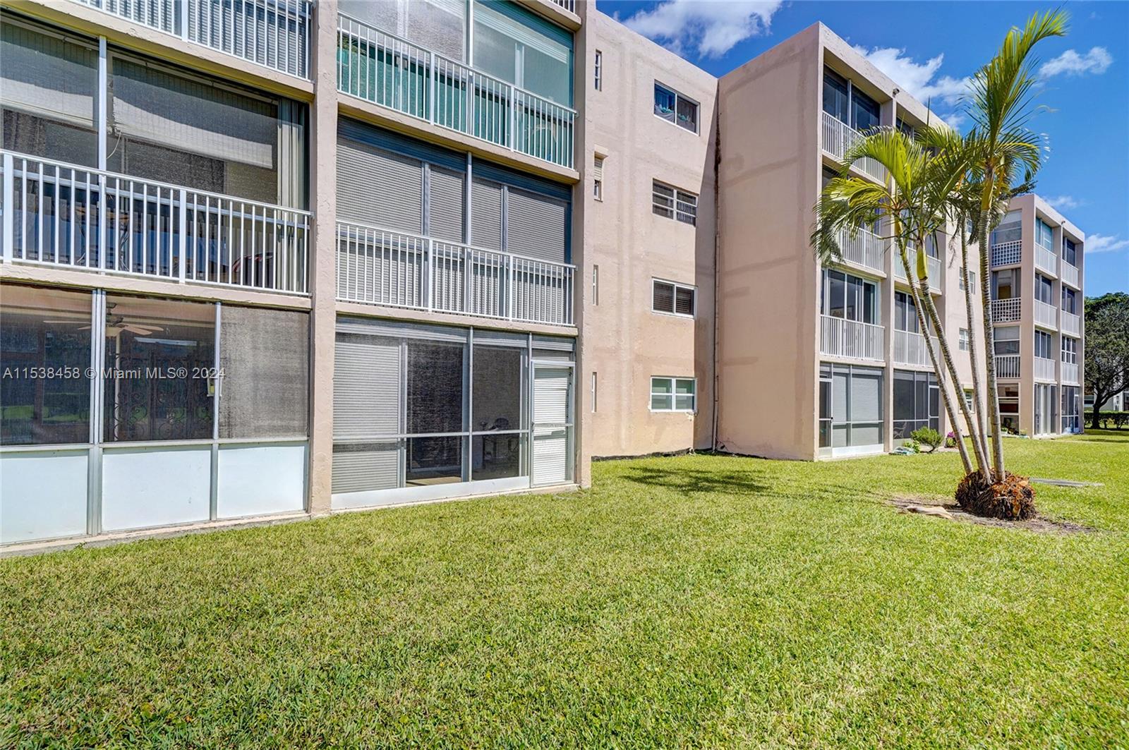 206 SE 10th St 105, Dania Beach, Florida 33004, 1 Bedroom Bedrooms, ,1 BathroomBathrooms,Residential,For Sale,206 SE 10th St 105,A11538458