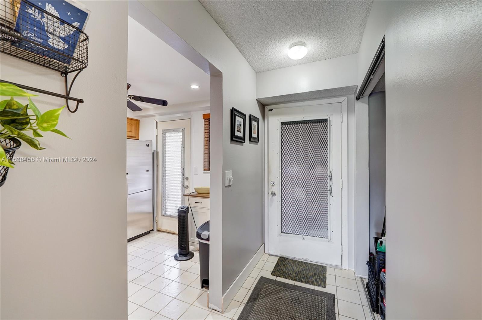 206 SE 10th St 105, Dania Beach, Florida 33004, 1 Bedroom Bedrooms, ,1 BathroomBathrooms,Residential,For Sale,206 SE 10th St 105,A11538458