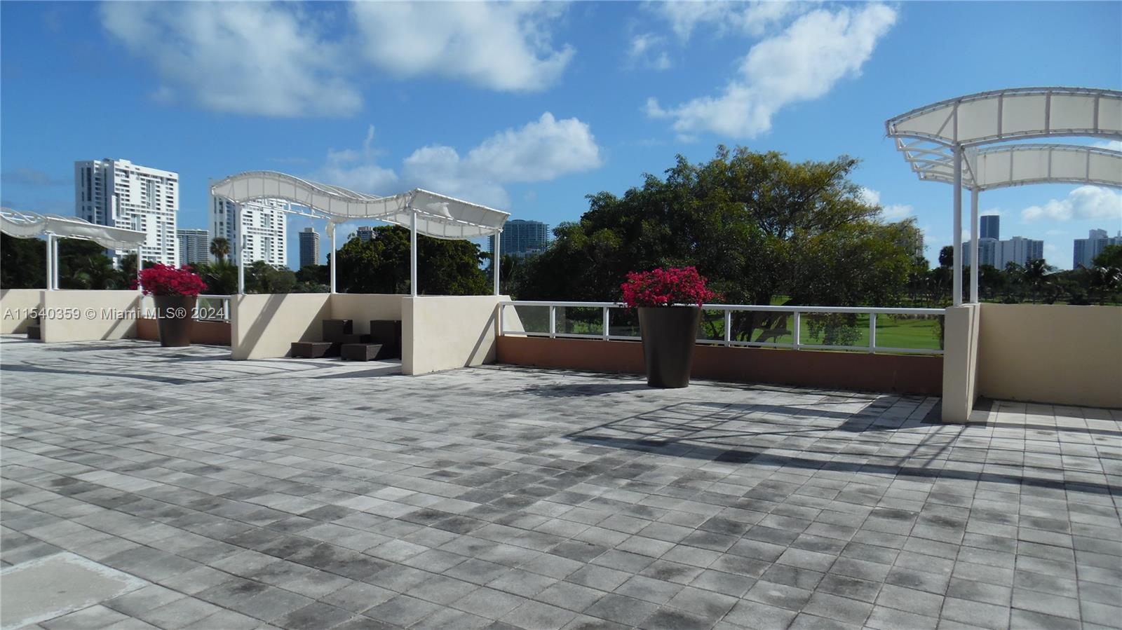 20379 W Country Club Dr 132, Aventura, Florida 33180, 2 Bedrooms Bedrooms, ,2 BathroomsBathrooms,Residentiallease,For Rent,20379 W Country Club Dr 132,A11540359