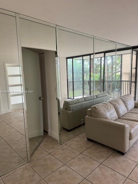 20379 W Country Club Dr 132, Aventura, Florida 33180, 2 Bedrooms Bedrooms, ,2 BathroomsBathrooms,Residentiallease,For Rent,20379 W Country Club Dr 132,A11540359