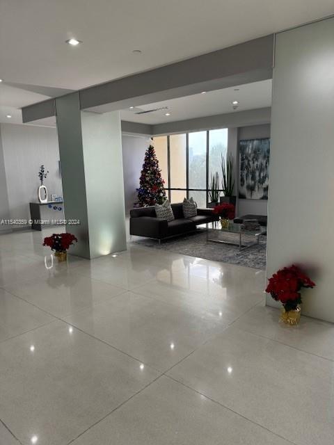 20379 W Country Club Dr 132, Aventura, Florida 33180, 2 Bedrooms Bedrooms, ,2 BathroomsBathrooms,Residentiallease,For Rent,20379 W Country Club Dr 132,A11540359