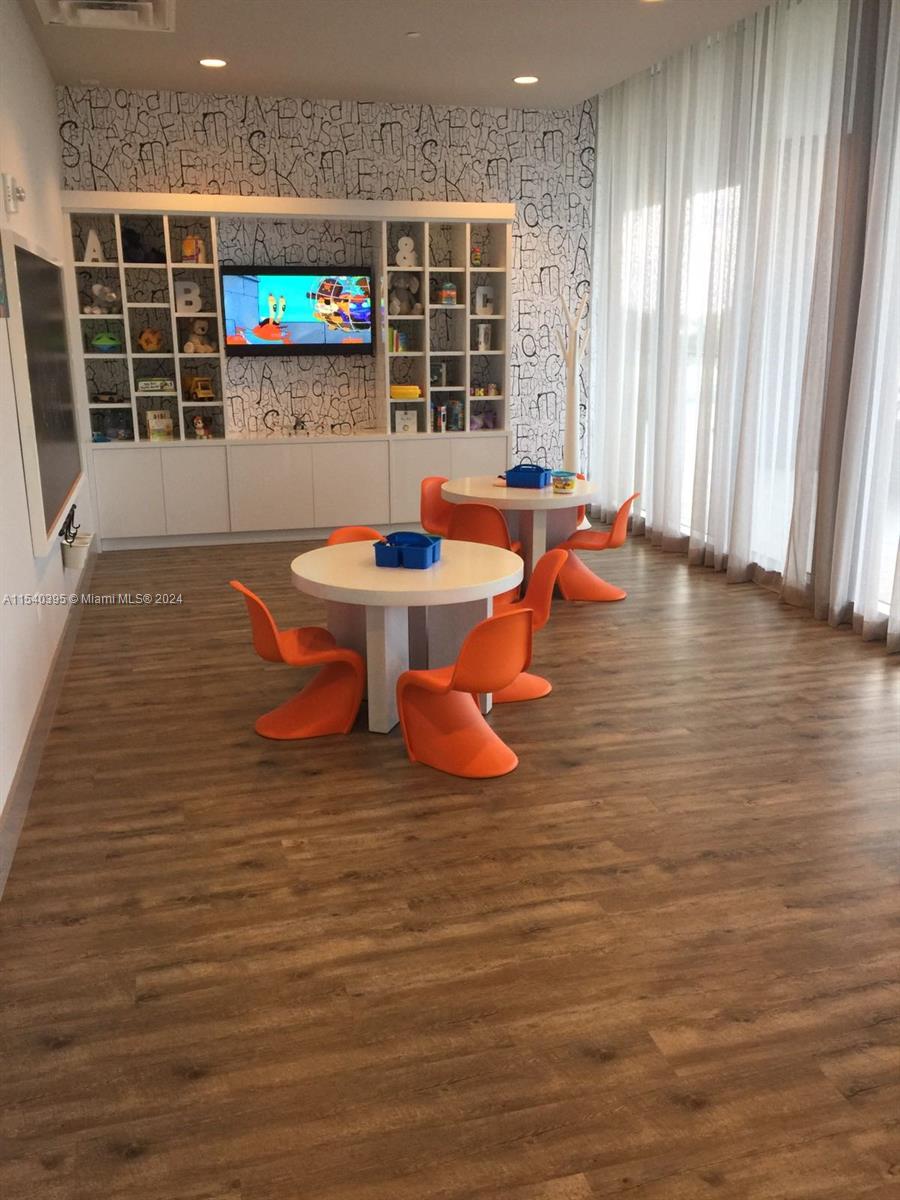 5300 Paseo Blvd 410, Doral, Florida 33178, 1 Bedroom Bedrooms, ,1 BathroomBathrooms,Residentiallease,For Rent,5300 Paseo Blvd 410,A11540395