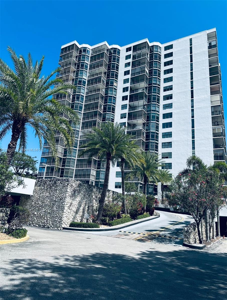 3375 N Country Club Dr 602, Aventura, Florida 33180, 2 Bedrooms Bedrooms, ,2 BathroomsBathrooms,Residential,For Sale,3375 N Country Club Dr 602,A11540403