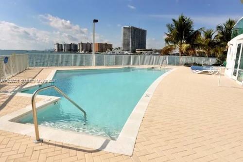 2000 Bay Dr 205, Miami Beach, Florida 33141, 2 Bedrooms Bedrooms, ,2 BathroomsBathrooms,Residentiallease,For Rent,2000 Bay Dr 205,A11538201