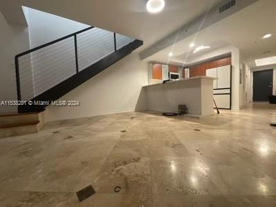 2000 Bay Dr 205, Miami Beach, Florida 33141, 2 Bedrooms Bedrooms, ,2 BathroomsBathrooms,Residentiallease,For Rent,2000 Bay Dr 205,A11538201