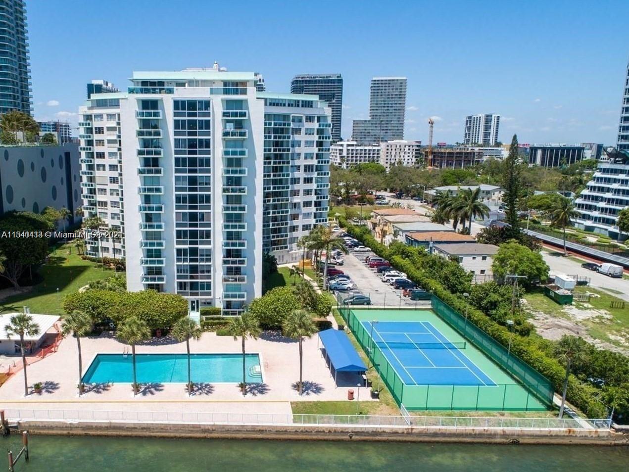 Stunning up grade large studio with amazing Biscayne Bay View. Great amenities, larger poll, tennis Ct. Gym, 24 hr. security, Valet, BBQ aria. one assigned Parking space. Location is fantastic, everything minute away Wynwood, Design District, Midtown, Brickell, Miami Beach and Airport